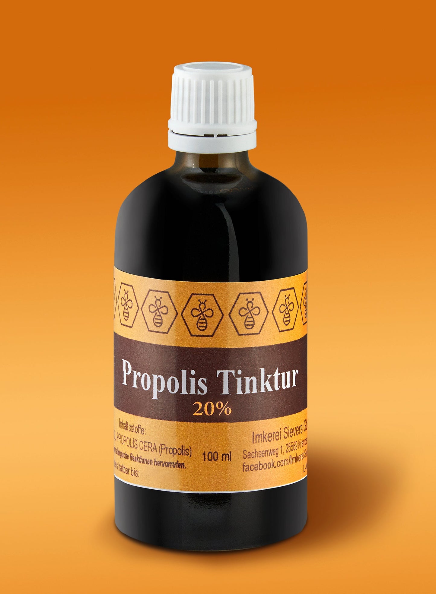 Propolis Tinktur in der Hand, die die Unterstützung des Immunsystems symbolisiert.