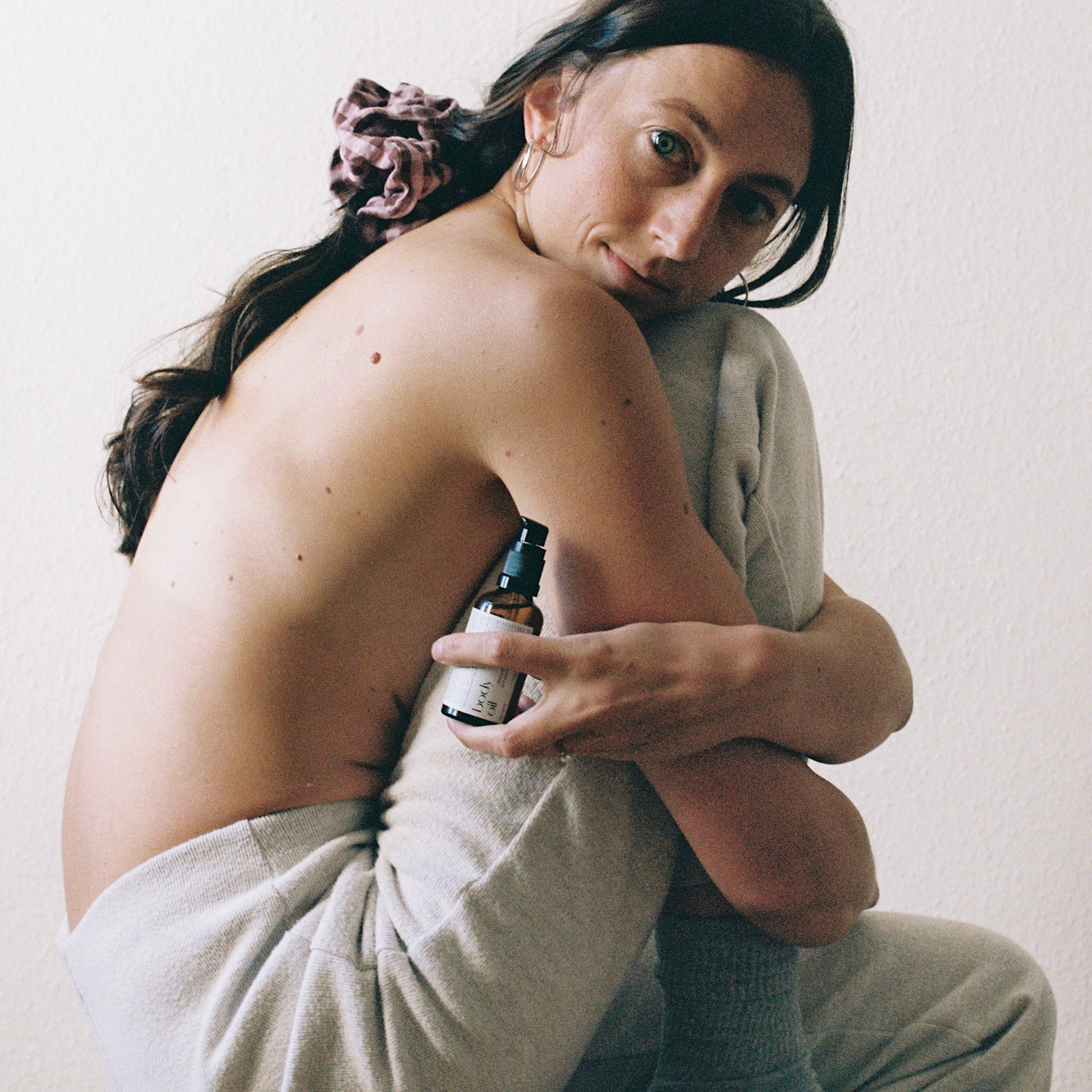 Sanddornöl und weitere natürliche Zutaten im Body Oil von paopao essentials für gesunde Haut.