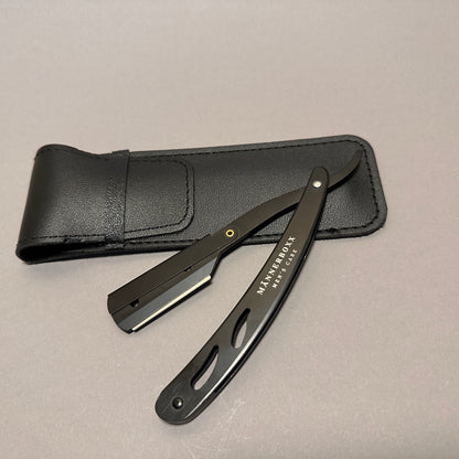 Klassische Rasur mit dem Männerboxx Rasiermesser, Anwendung für einen perfekten Bartschnitt.