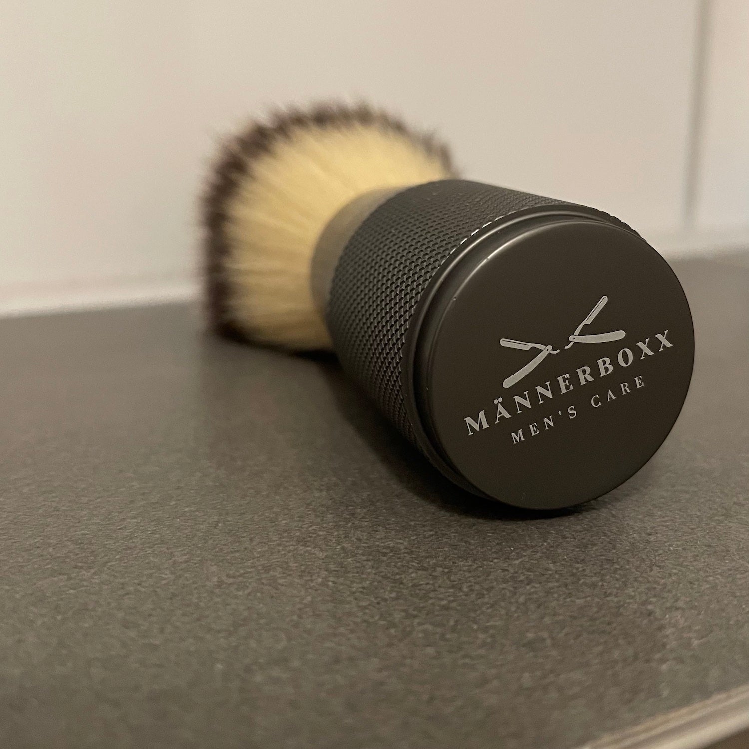 Detailaufnahme des ekovita Rasierpinsels mit weichen Borsten, ideal für Rasierschaum.