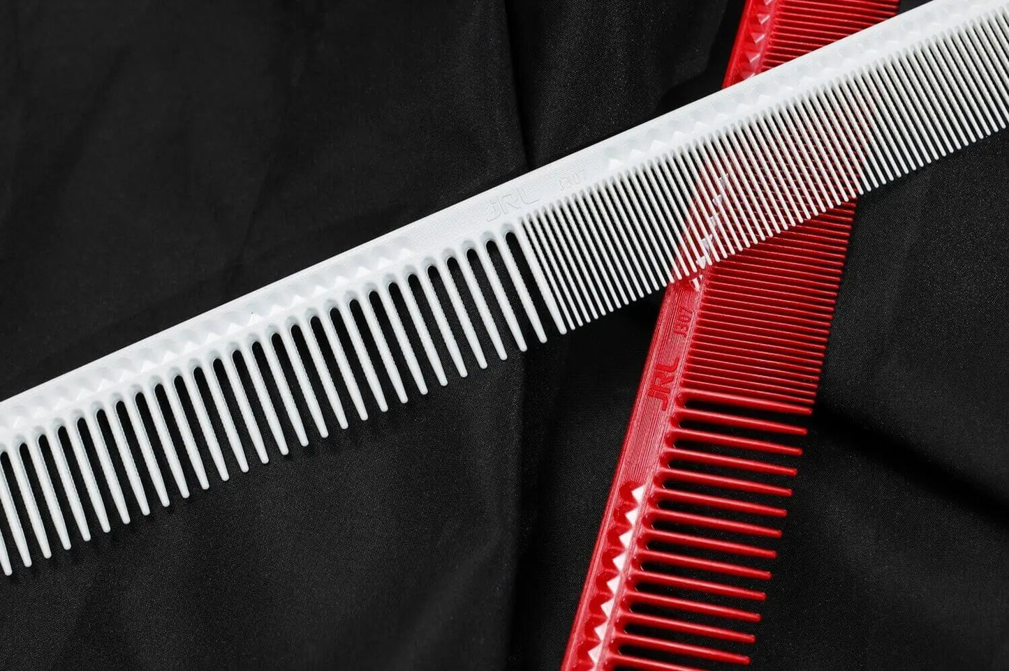 Verpackung des hairOne Cutting Combs, ideal für kreative Haarschnitte und Friseurbedarf.