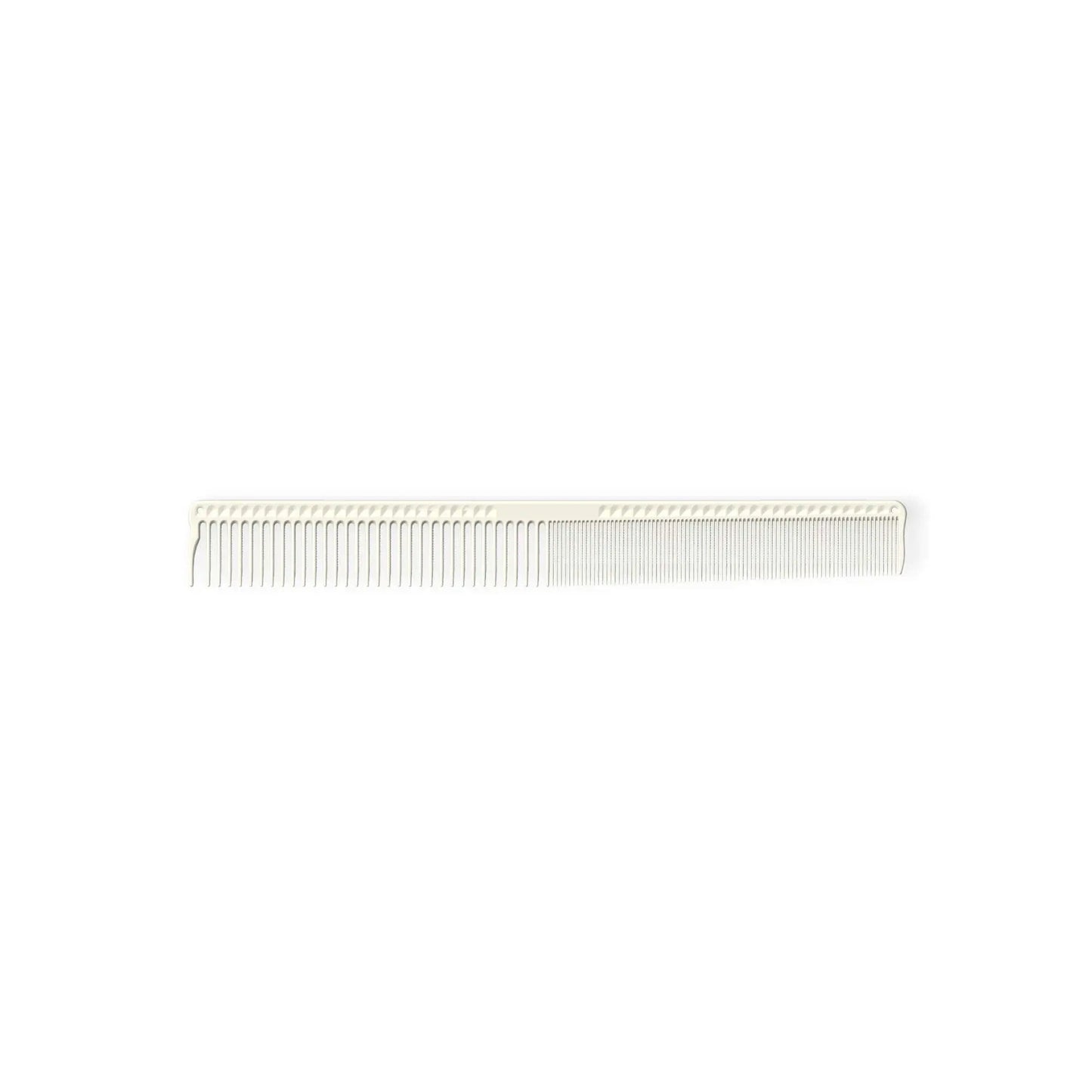 Detailansicht des ekovita Cutting Comb mit ergonomischem Design für komfortables Frisieren.