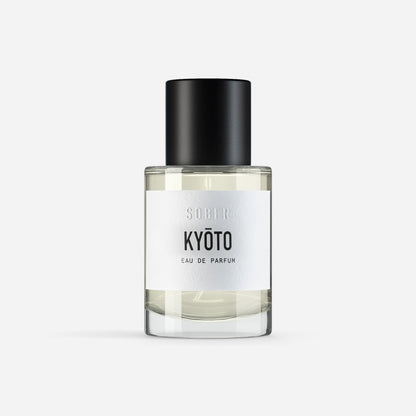 Elegantes KYŌTO Eau de Parfum mit ätherischen Ölen in einem minimalistischen Flakon. Hochwertiger veganer Duft.
