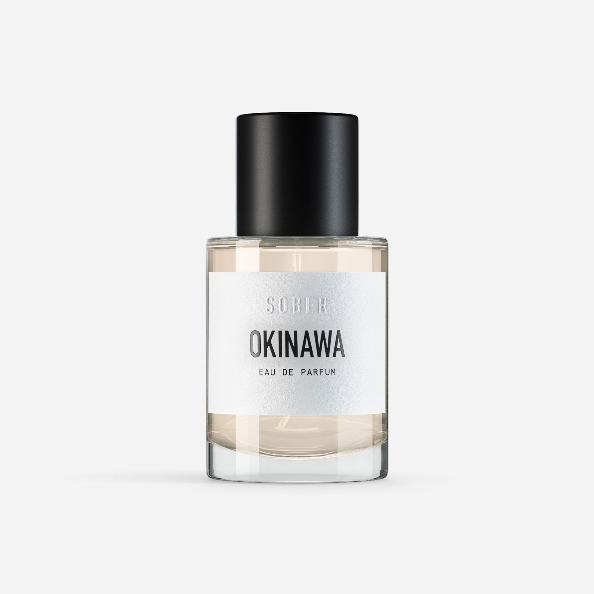 Okinawa Eau de Parfum in einem eleganten Flakon, ideal für Unisex Duftliebhaber und jeden Anlass.