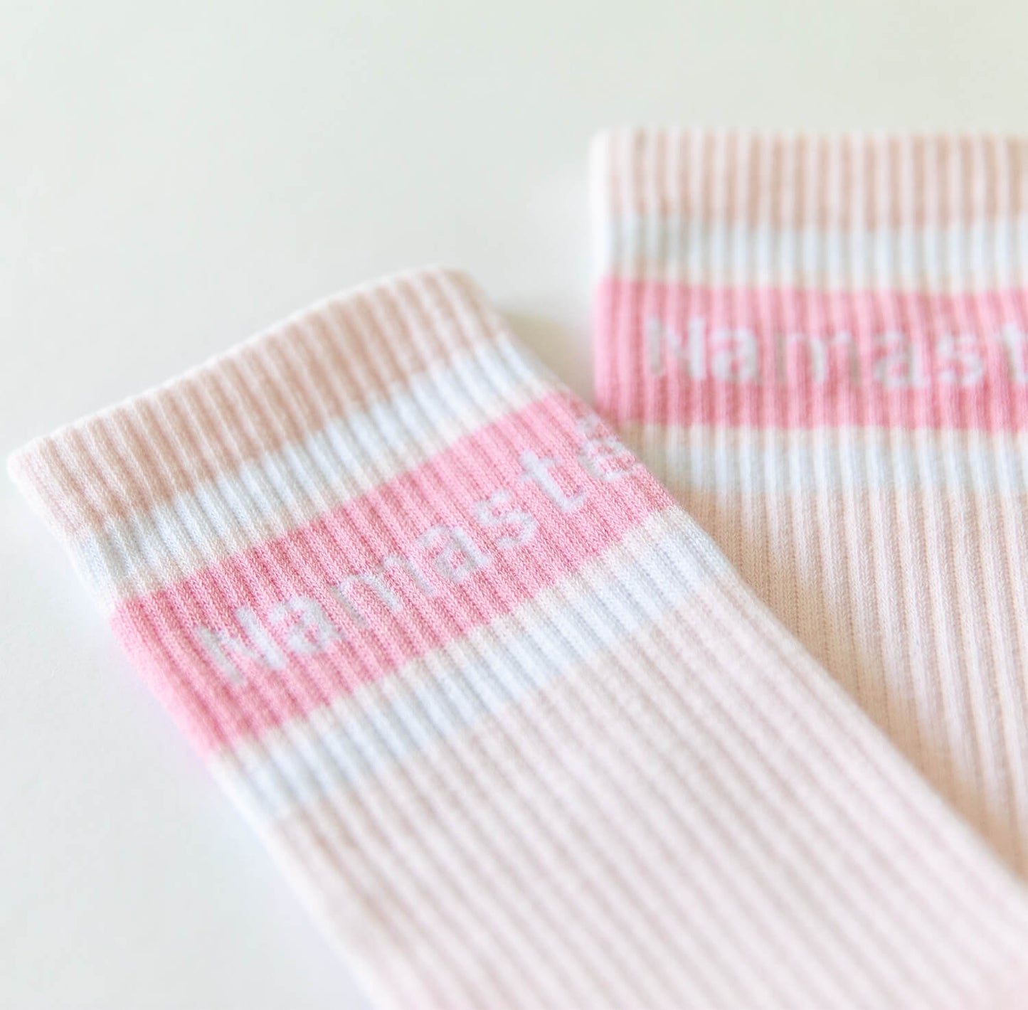 Socken mit Yoga-Motiv in 2 Varianten: Namasté Pink | Inhale Exhale