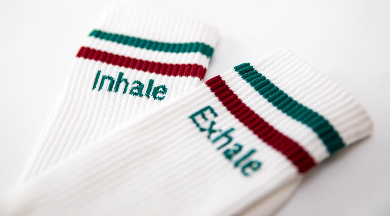 Socken mit Yoga-Motiv in 2 Varianten: Inhale Exhale | Namasté