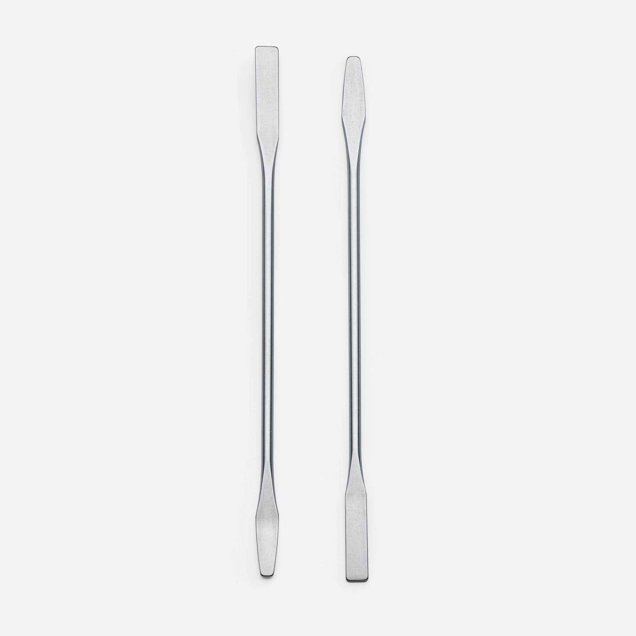 Premium Edelstahl Kosmetikspatel Set von ekovita für eine hygienische Beauty-Routine.