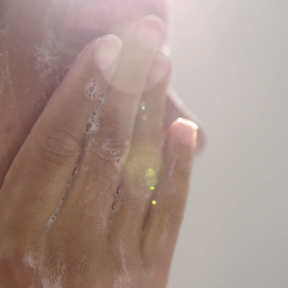 Verpackung der ∴ therefore beauty Seife block 002 für reifere Haut in ansprechender Naturkosmetik-Box