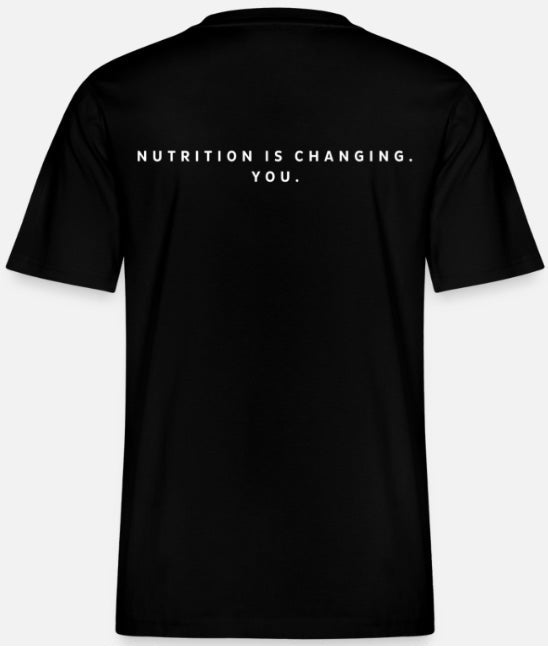 Detailansicht des FAIRNATURAL T-Shirts, das die hochwertige Verarbeitung und den ökologischen Stoff zeigt.