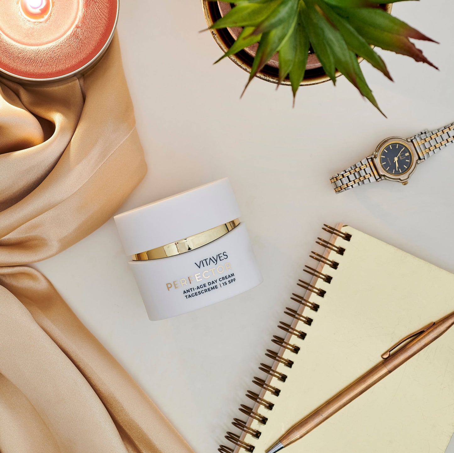 Produktinformation: Ekovita Glow Day Cream vereint Pflege mit Lichtschutzfaktor 15 für jeden Tag.