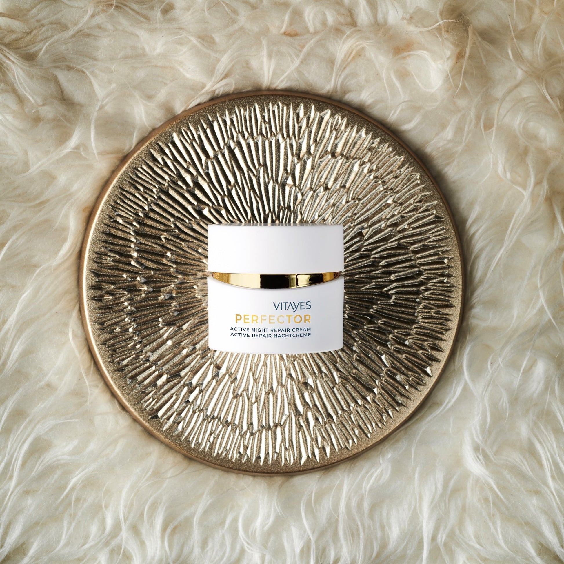 Verpackung der Nachtcreme von Vitayes, betont die veganen und umweltfreundlichen Eigenschaften.