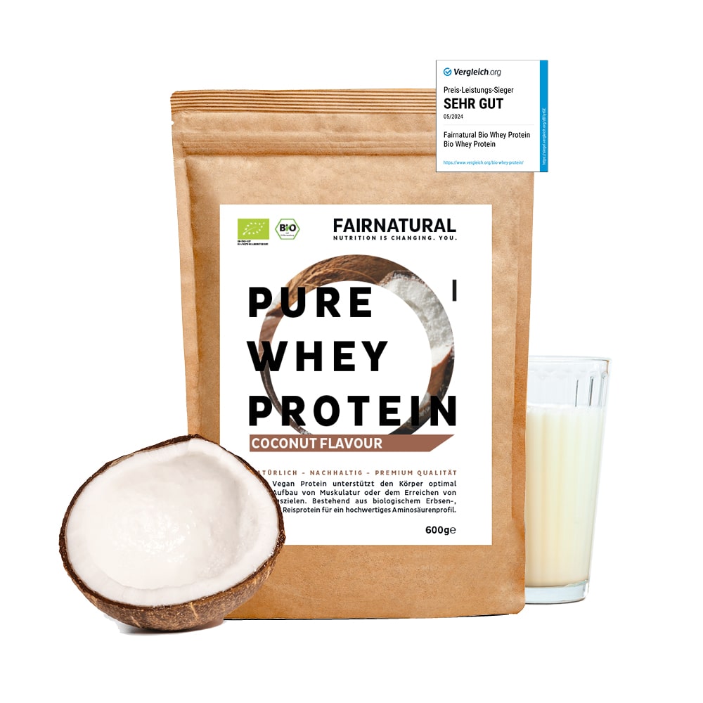 Bio Whey Protein Pulver Kokos von Fairnatural® in einer offenen Verpackung für E-Commerce Präsentation.