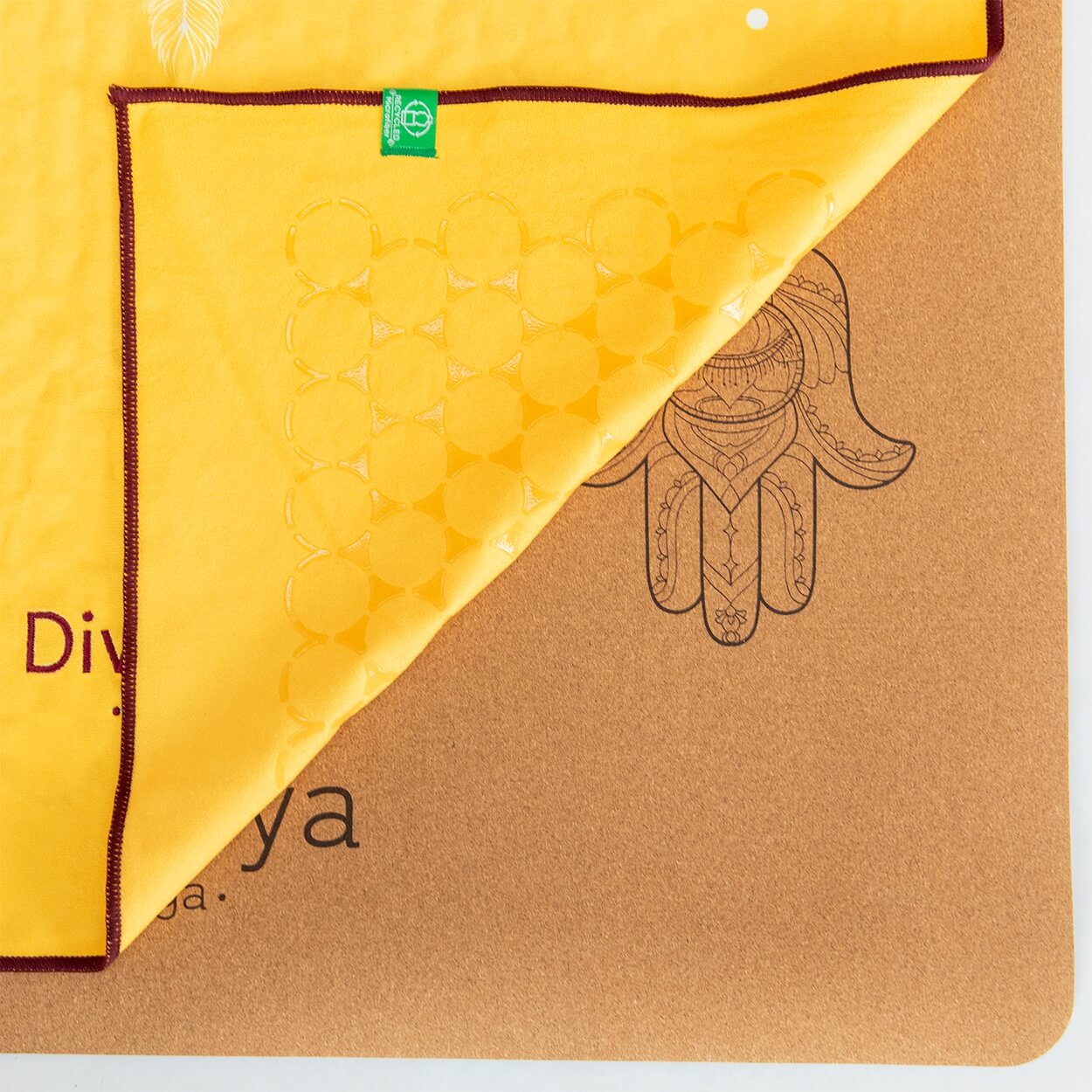 Yoga Handtuch rutschfest aus recycelter Mikrofaser & Silikon-Struktur auf der Unterseite
