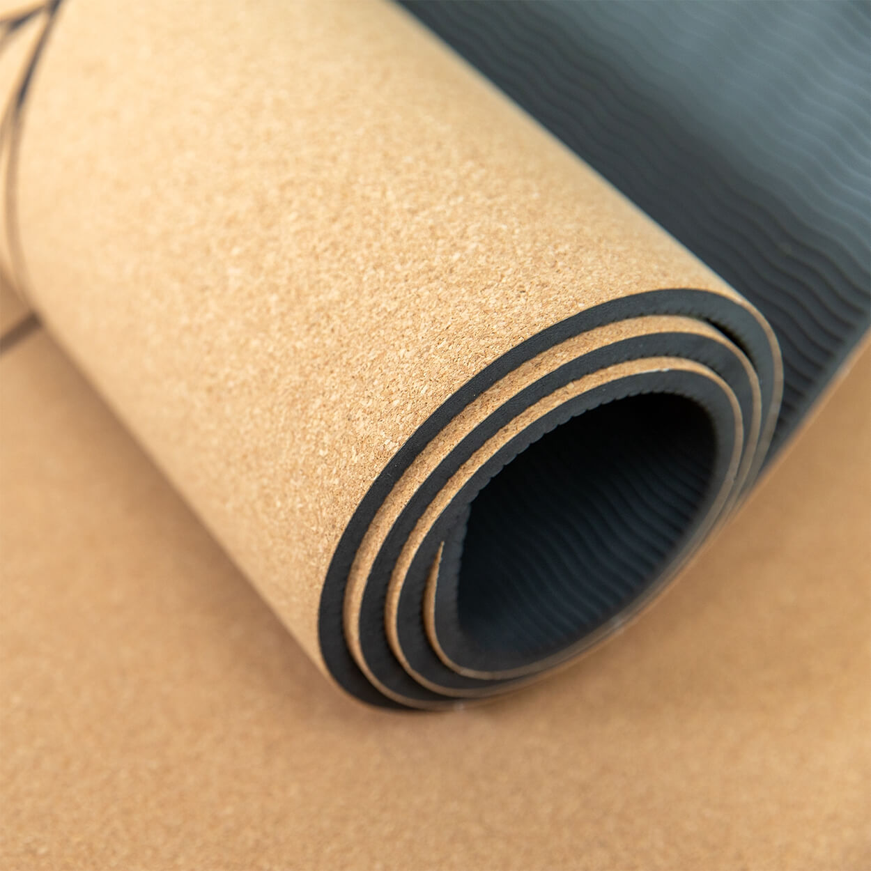 Leichte Kork Yogamatte: rutschfest, dämpfend & nachhaltig | Pure