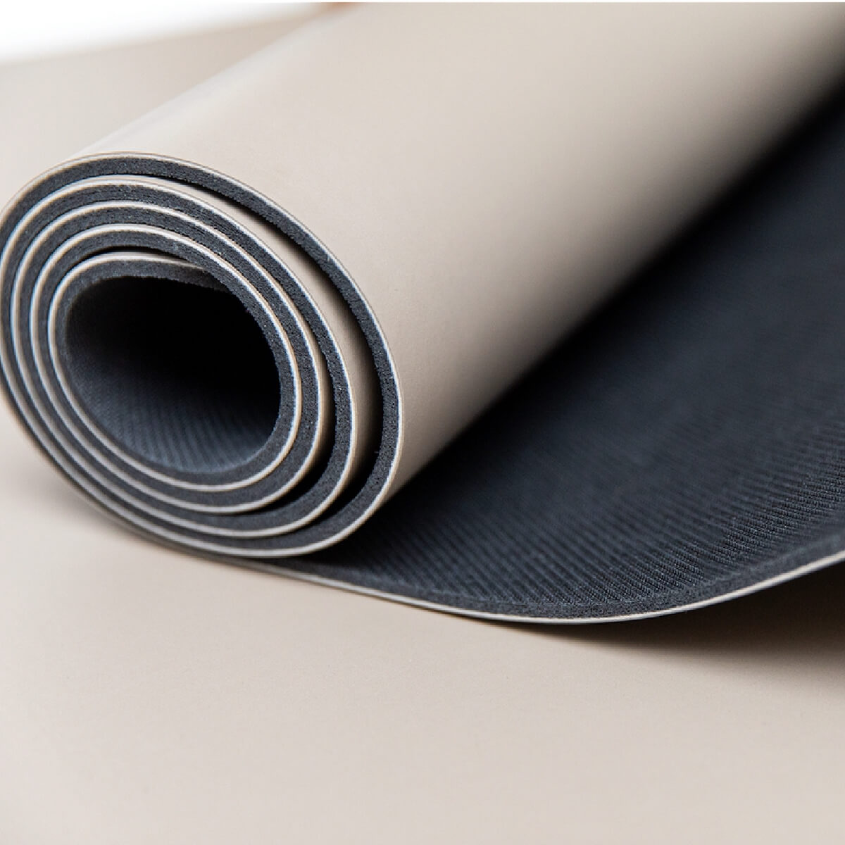 Yogamatte rutschfest: japanischer Grip für perfekten Halt | Purple Pure