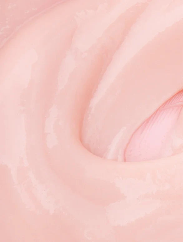 Ein frisch geöffnetes Peptide Serum zeigt seine klare, leichte Textur und strahlt Frische aus, ideal für Alltagspflege.