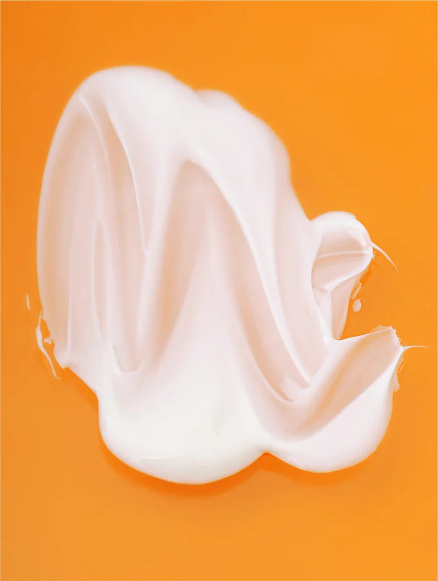 Finest Textur der Retinol Alternative Moisturiser, perfekt zur tiefen Feuchtigkeitsversorgung.