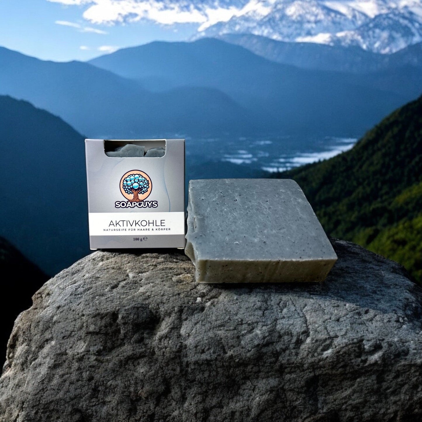 Seife von SoapGuys mit Aktivkohle, die Poren reinigt und für eine frische Haut sorgt, perfekt für tägliche Anwendung.