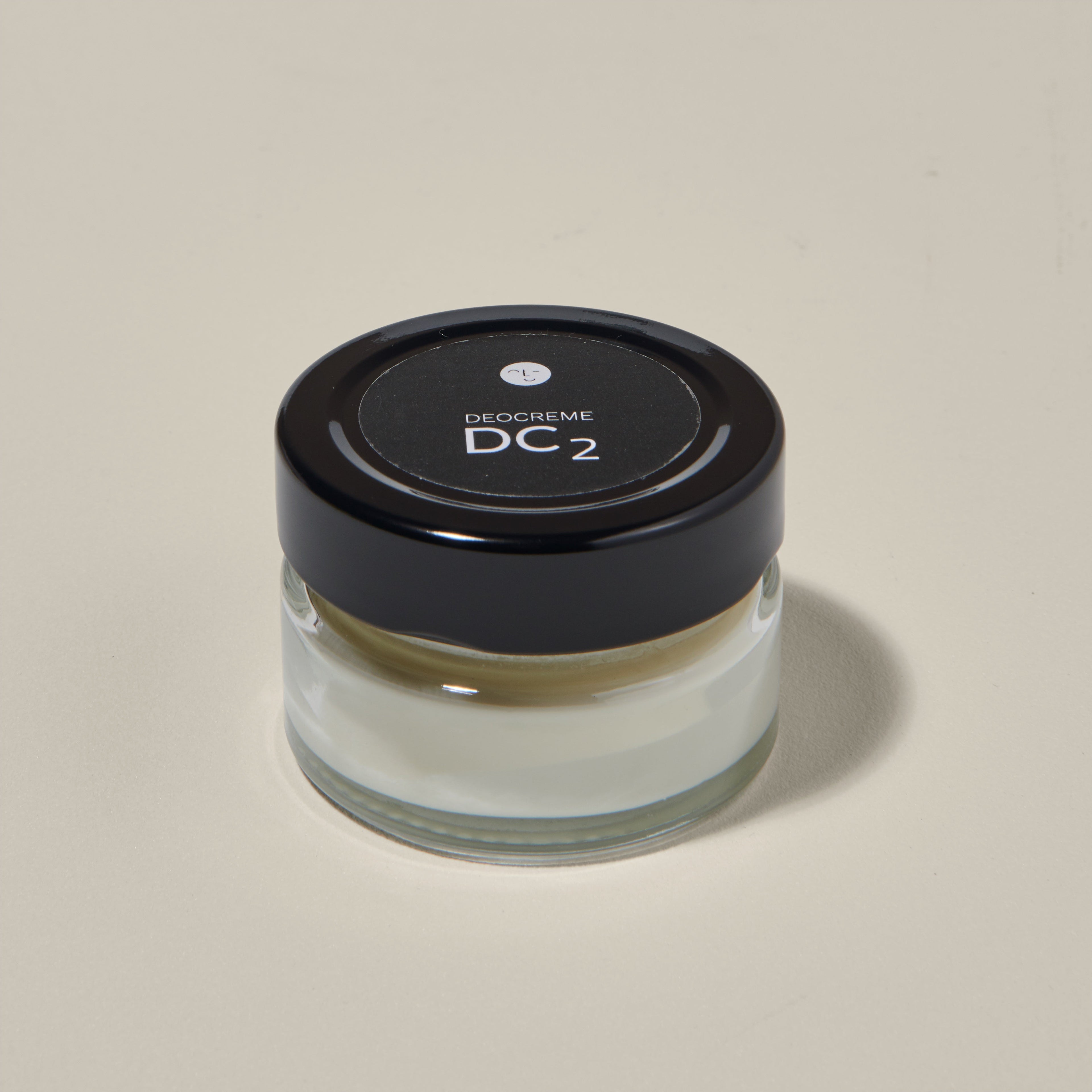 ekovita Deocreme DC2 in eleganter Verpackung für empfindliche Haut, natürliches Deodorant für Körpergeruchschutz.