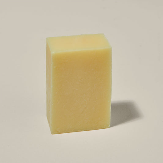 Quitte Duschseife 100g von ekovita, handgeschöpft, ideal für vegane Hautpflege.