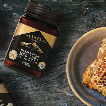 Detailaufnahme von hochwertigem Manuka Honig MGO 300+