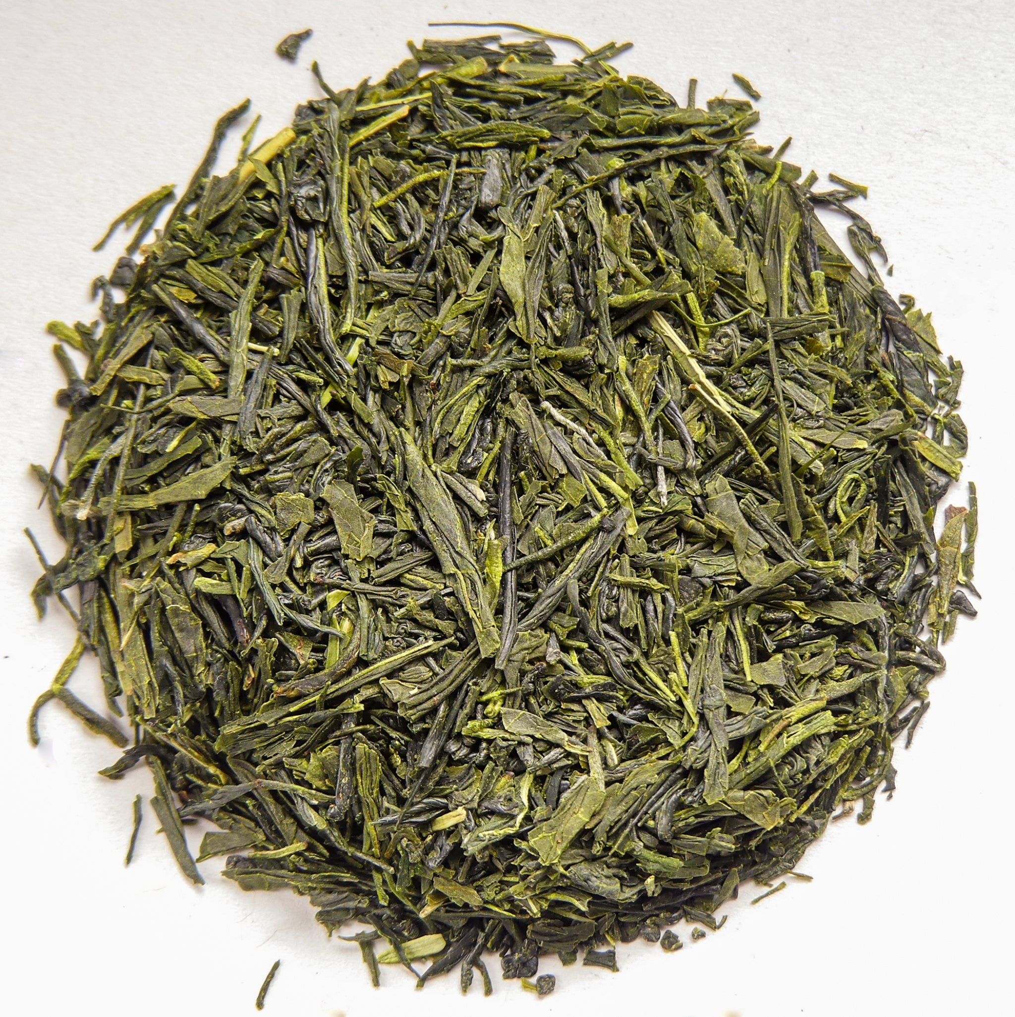 Premium Japan Sencha Superior Grüntee von ekovita in einer eleganten Verpackung für Teeliebhaber.