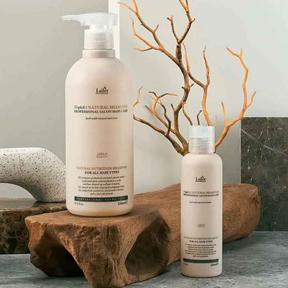 Detailaufnahme der LADOR Shampoo-Verpackung, zeigt Inhaltsstoffe für gesunde, gepflegte Haare.