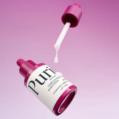 Anwendung des PURITO Bakuchiol Serums auf der Hand, ideal für natürliche Pflege der Haut.