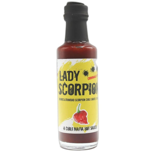 Lady Scorpion Chili Sauce von Pikantista, 100 ml Flasche mit scharfen Chilischoten und aromatischem Design.