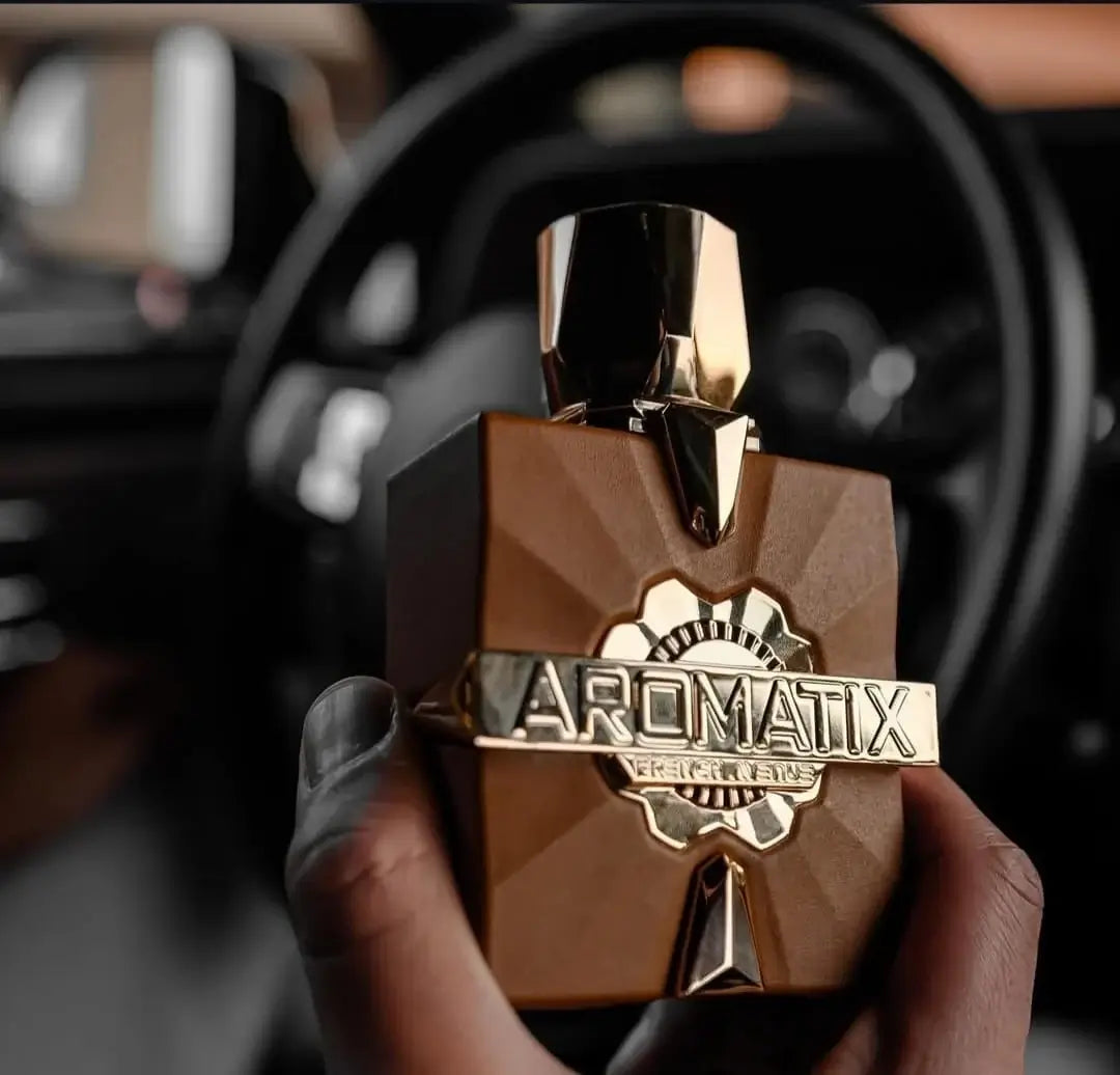 Verpackung des Luxus Aroma Parfums zeigt eine stilvolle und edle Gestaltung.