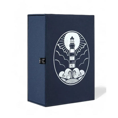 To The Lighthouse Eau de Parfum beim Sprühen, frischer Duft mit blumigen Noten für den Alltag.