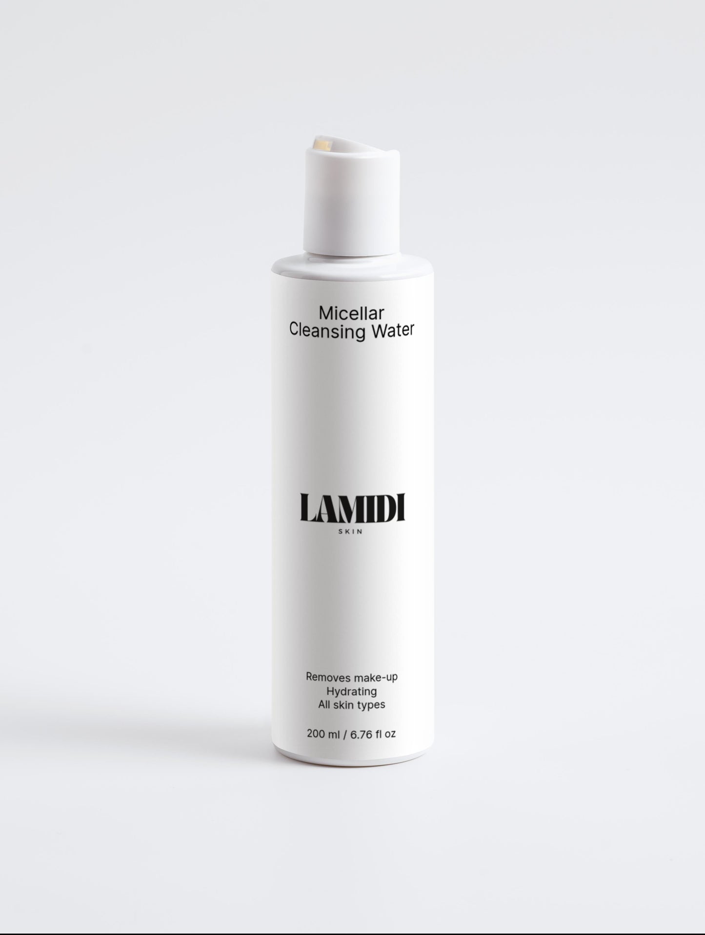 Micellar Cleansing Water von Lamidibeauty für sanfte Reinigung und Pflege empfindlicher Haut mit Hyaluronsäure.
